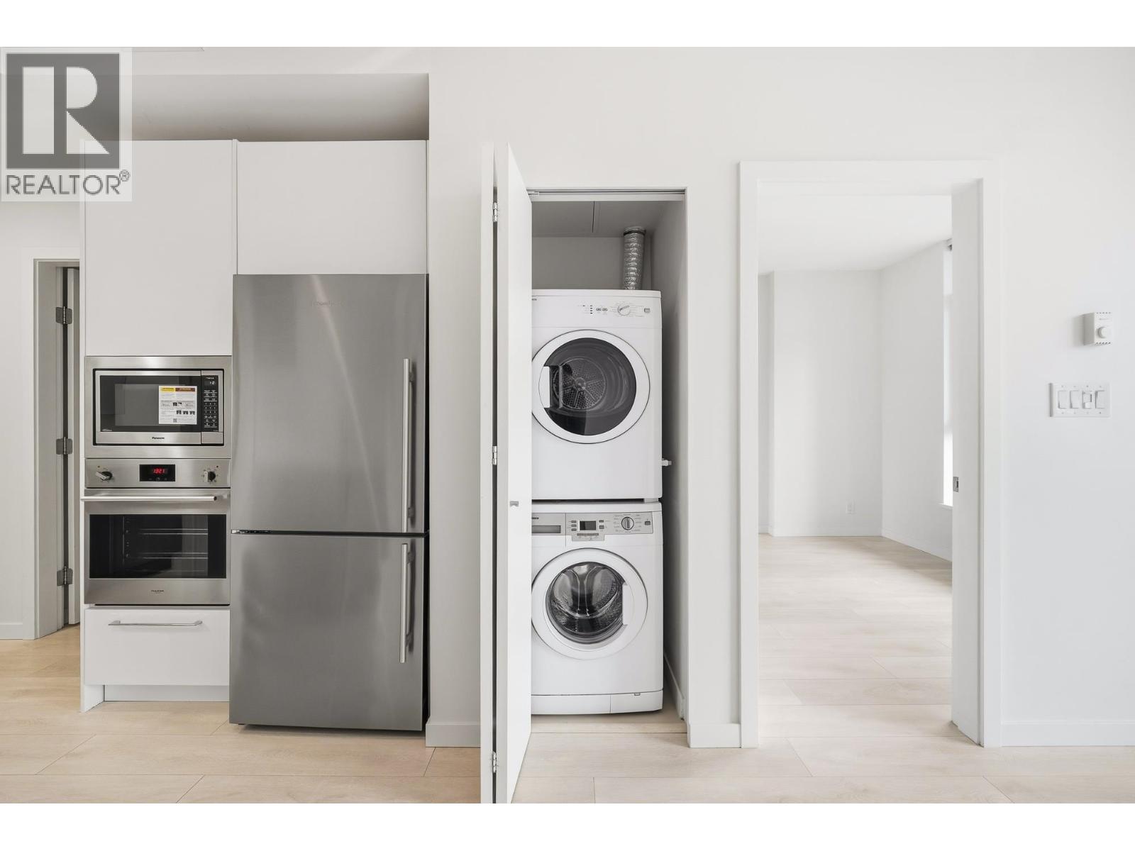 2005 691 NORTH ROAD, Coquitlam