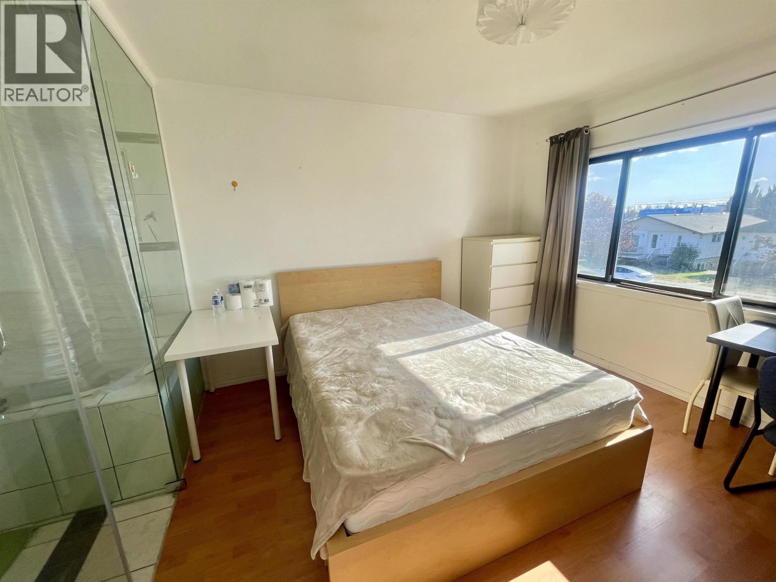 261 65TH Avenue - photo 2