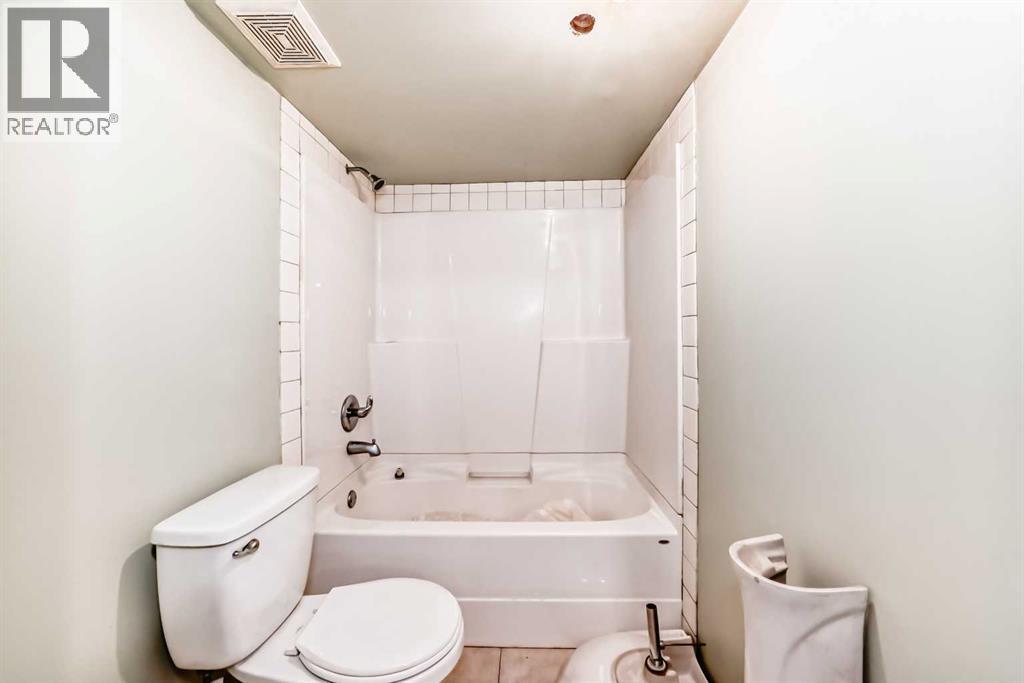 Single Family House for Sale in  Appleglen Park SE Applewood Park Calgary 