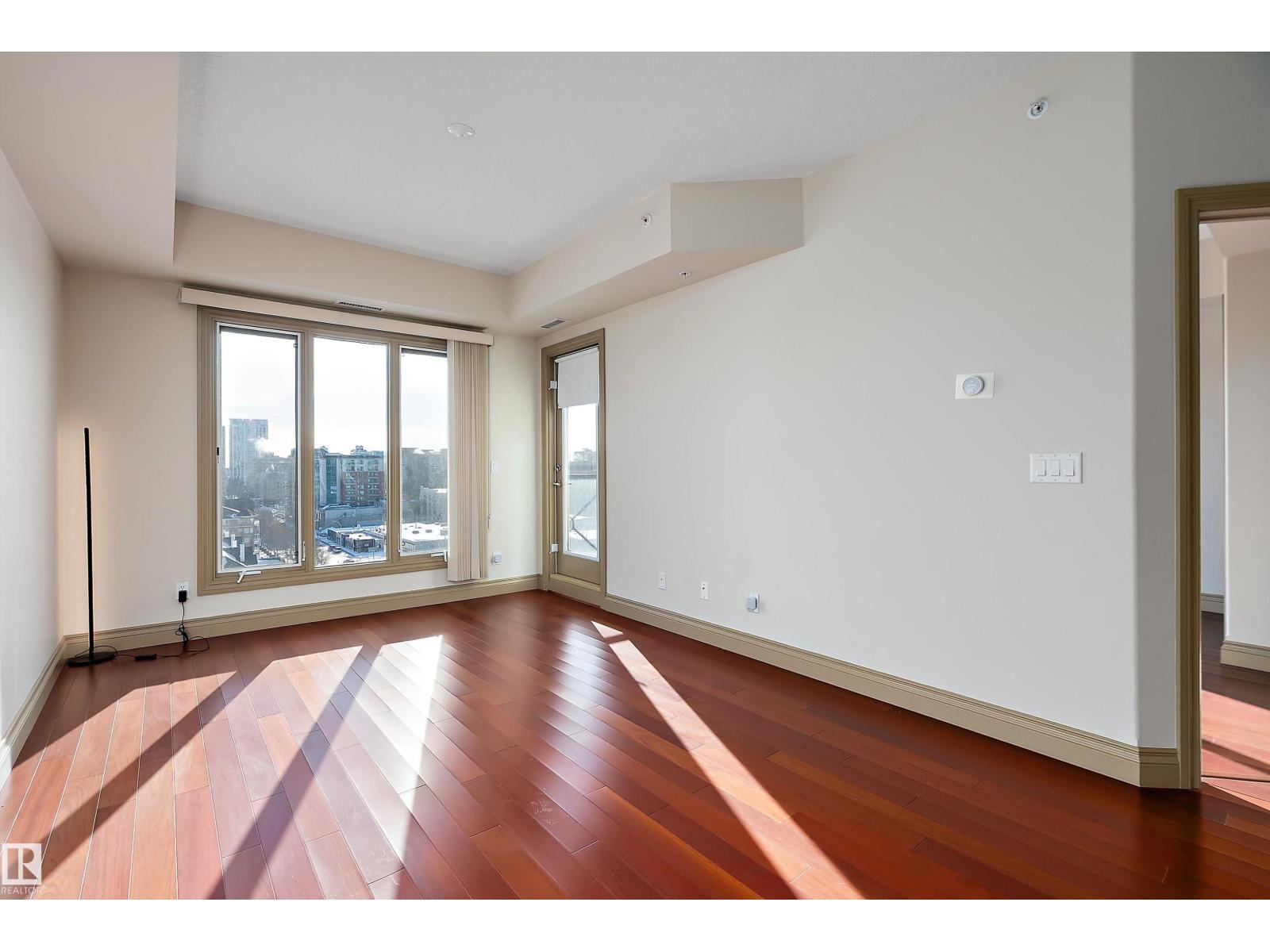 #1004 10303 111 ST NW - 15