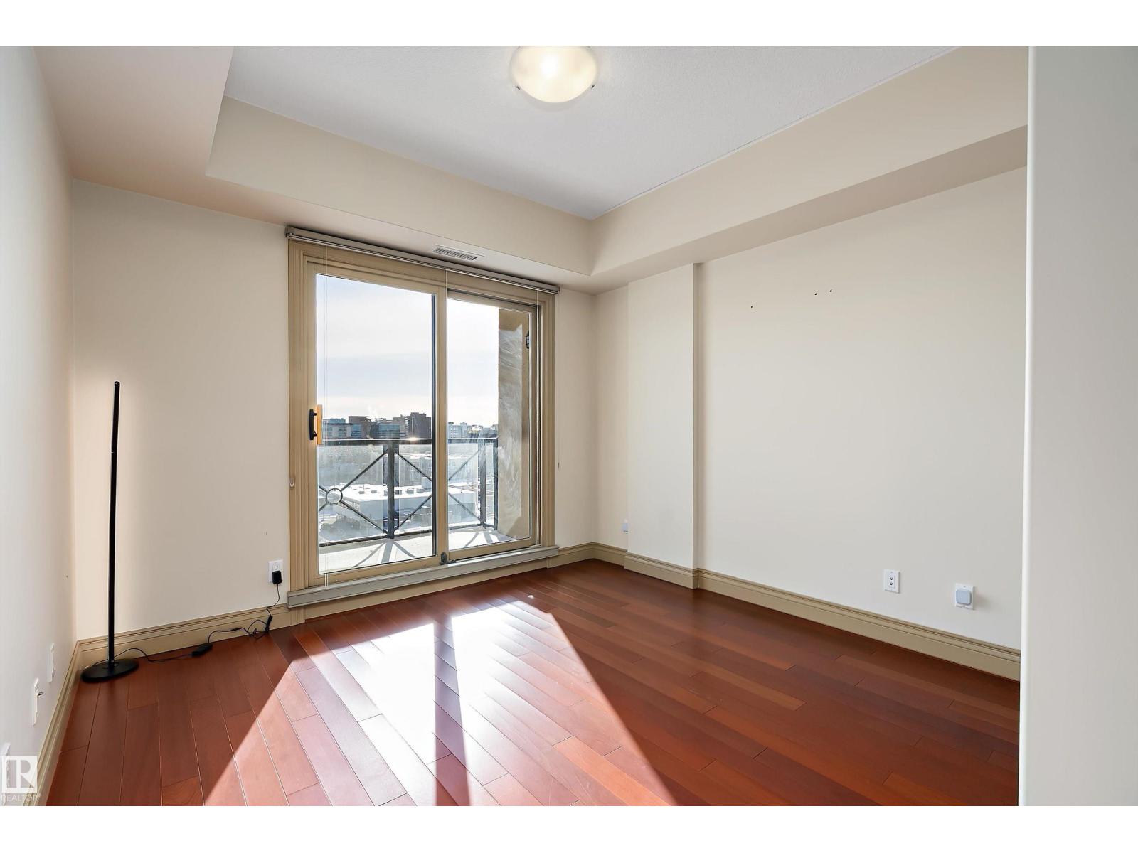 #1004 10303 111 ST NW - 19
