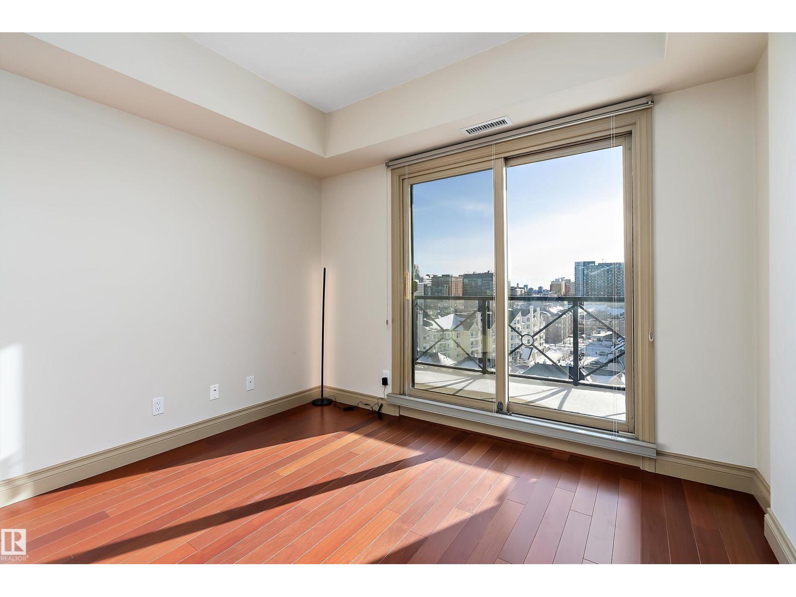 #1004 10303 111 ST NW - 22