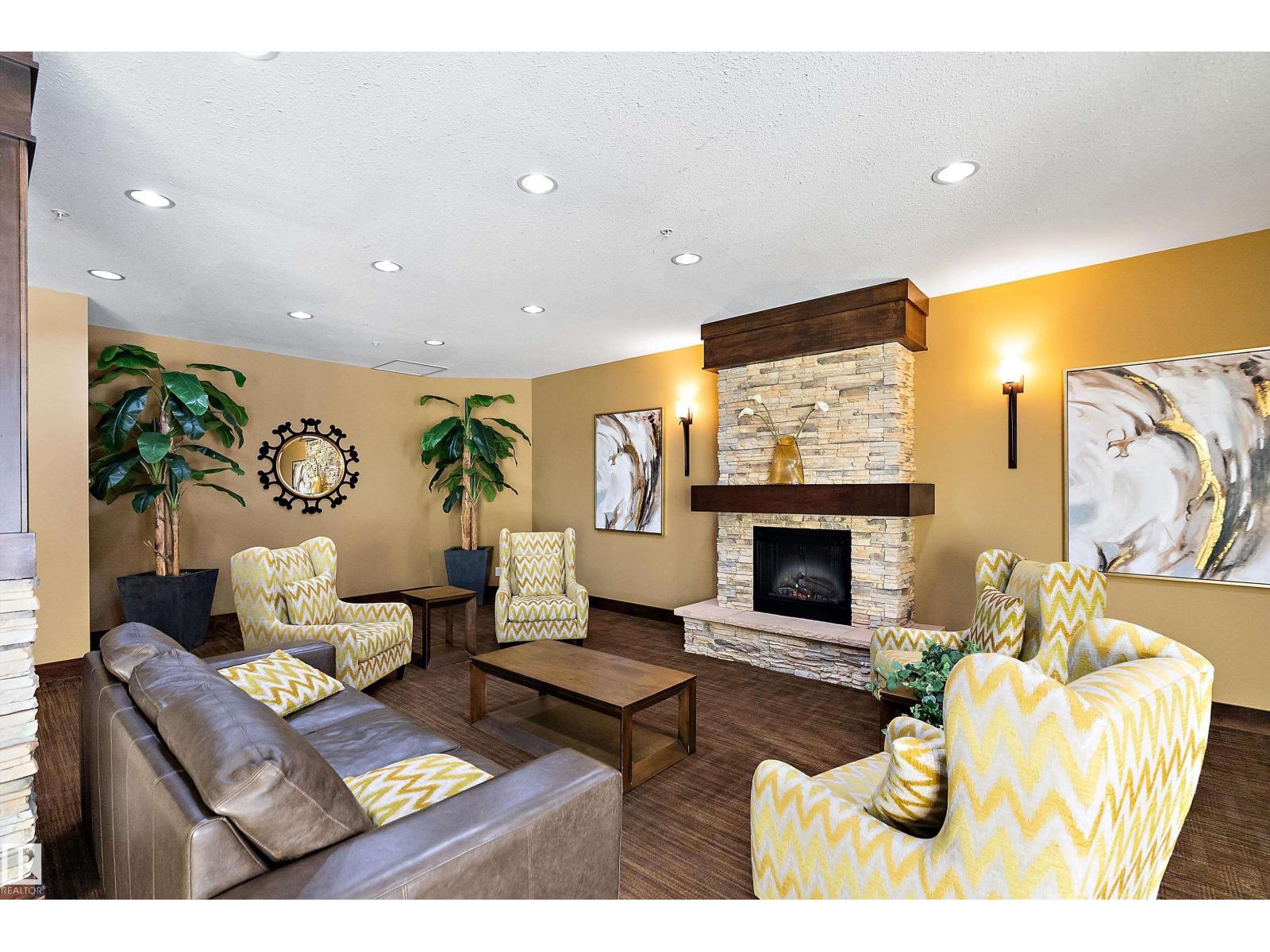 #1004 10303 111 ST NW - 31