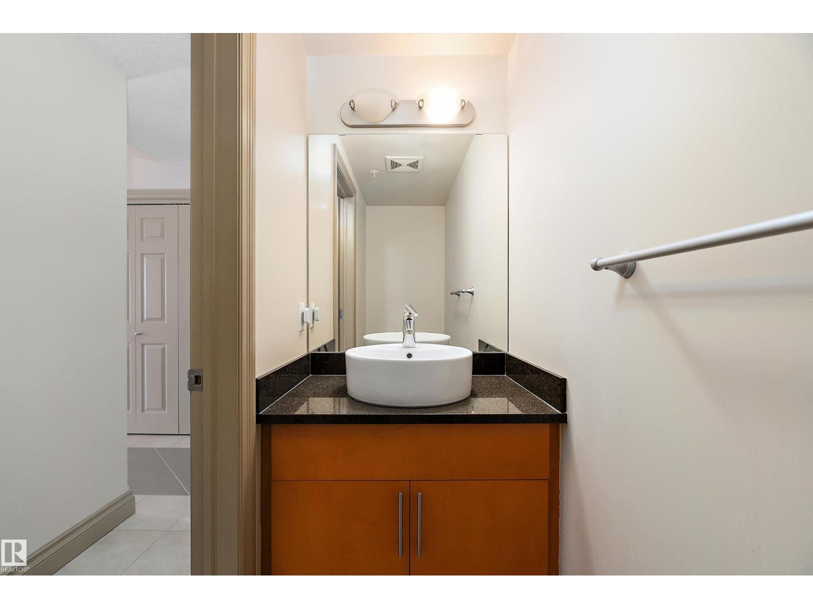 #1004 10303 111 ST NW - 5