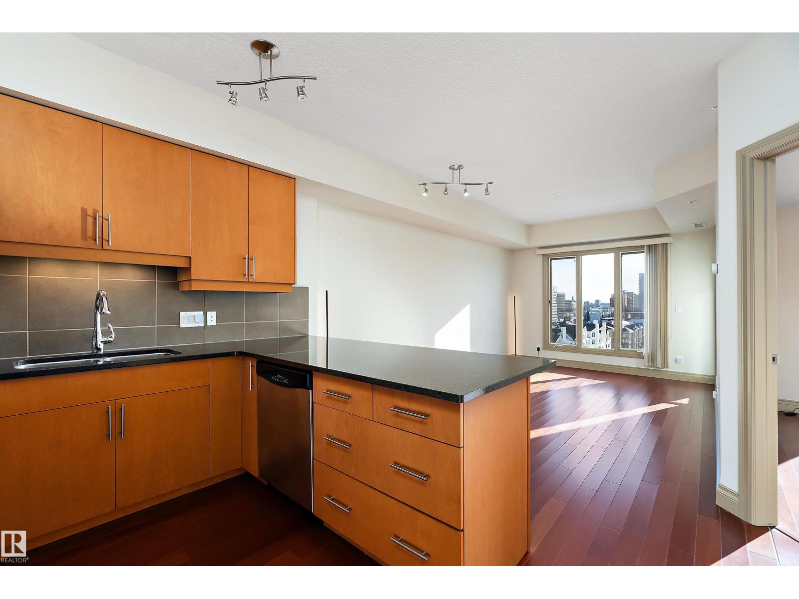 #1004 10303 111 ST NW - 6