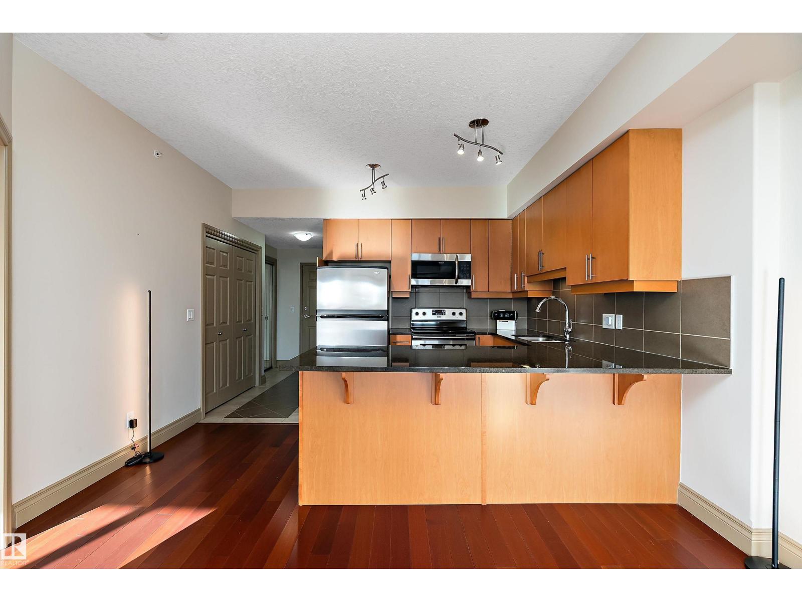#1004 10303 111 ST NW - 9