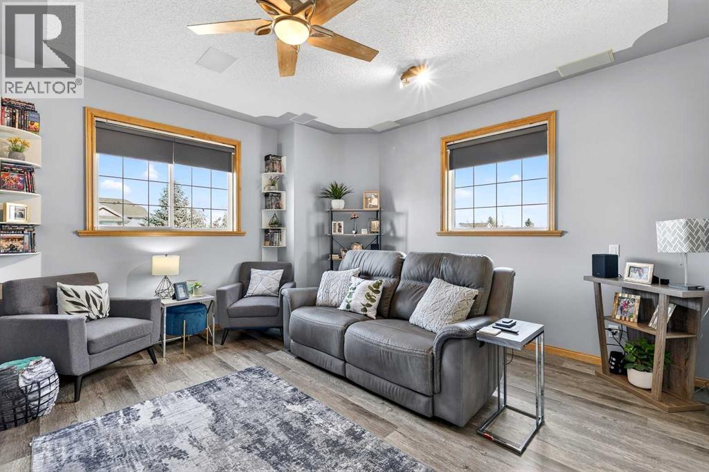 Single Family House for Sale in  Somerset Crescent SW Somerset Calgary 