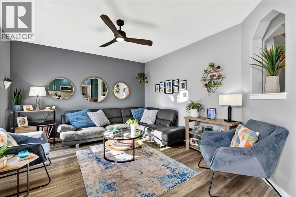 Single Family House for Sale in  Somerset Crescent SW Somerset Calgary 