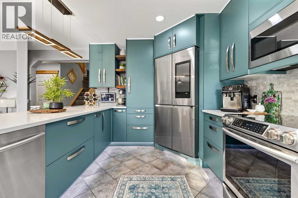 Single Family House for Sale in  Somerset Crescent SW Somerset Calgary 