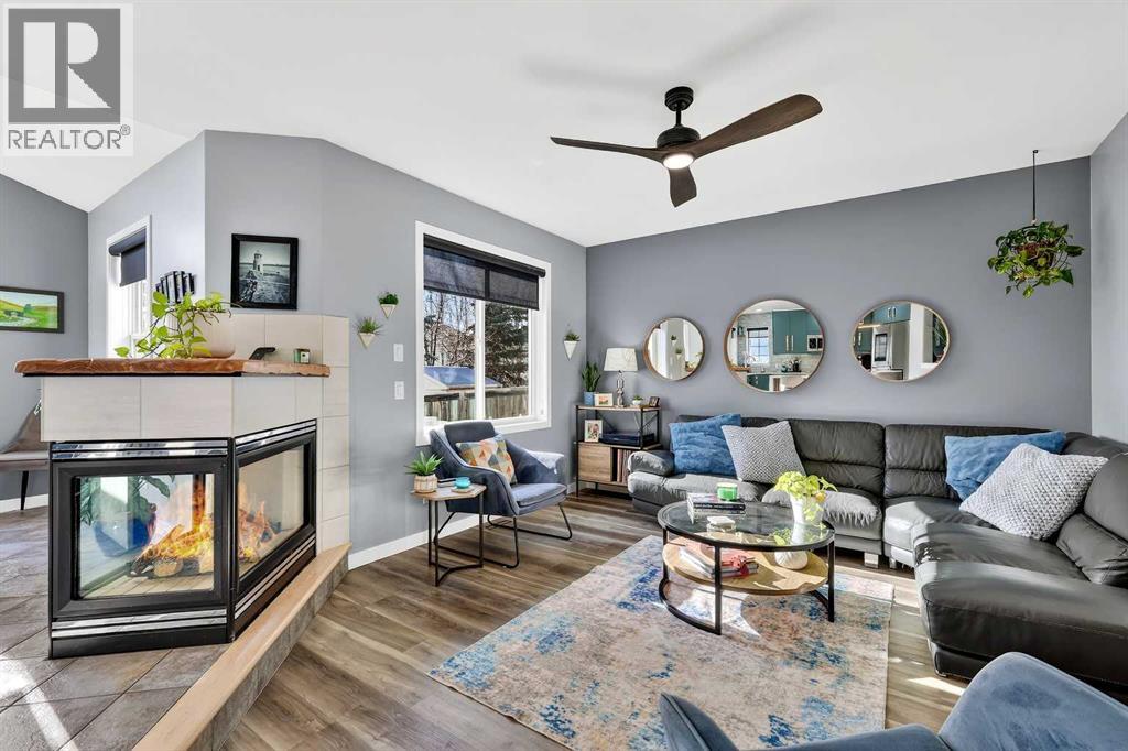 Single Family House for Sale in  Somerset Crescent SW Somerset Calgary 