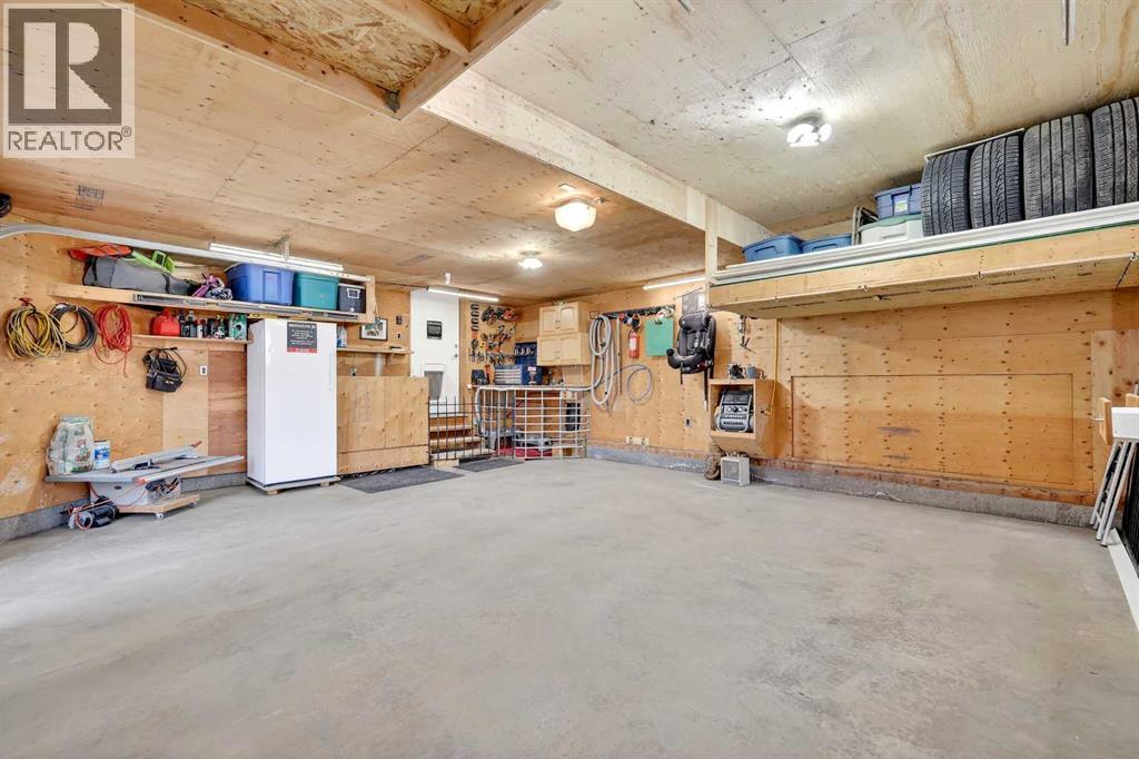 Single Family House for Sale in  Somerset Crescent SW Somerset Calgary 