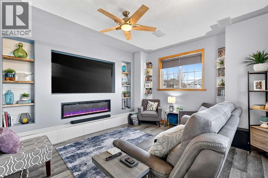 Single Family House for Sale in  Somerset Crescent SW Somerset Calgary 