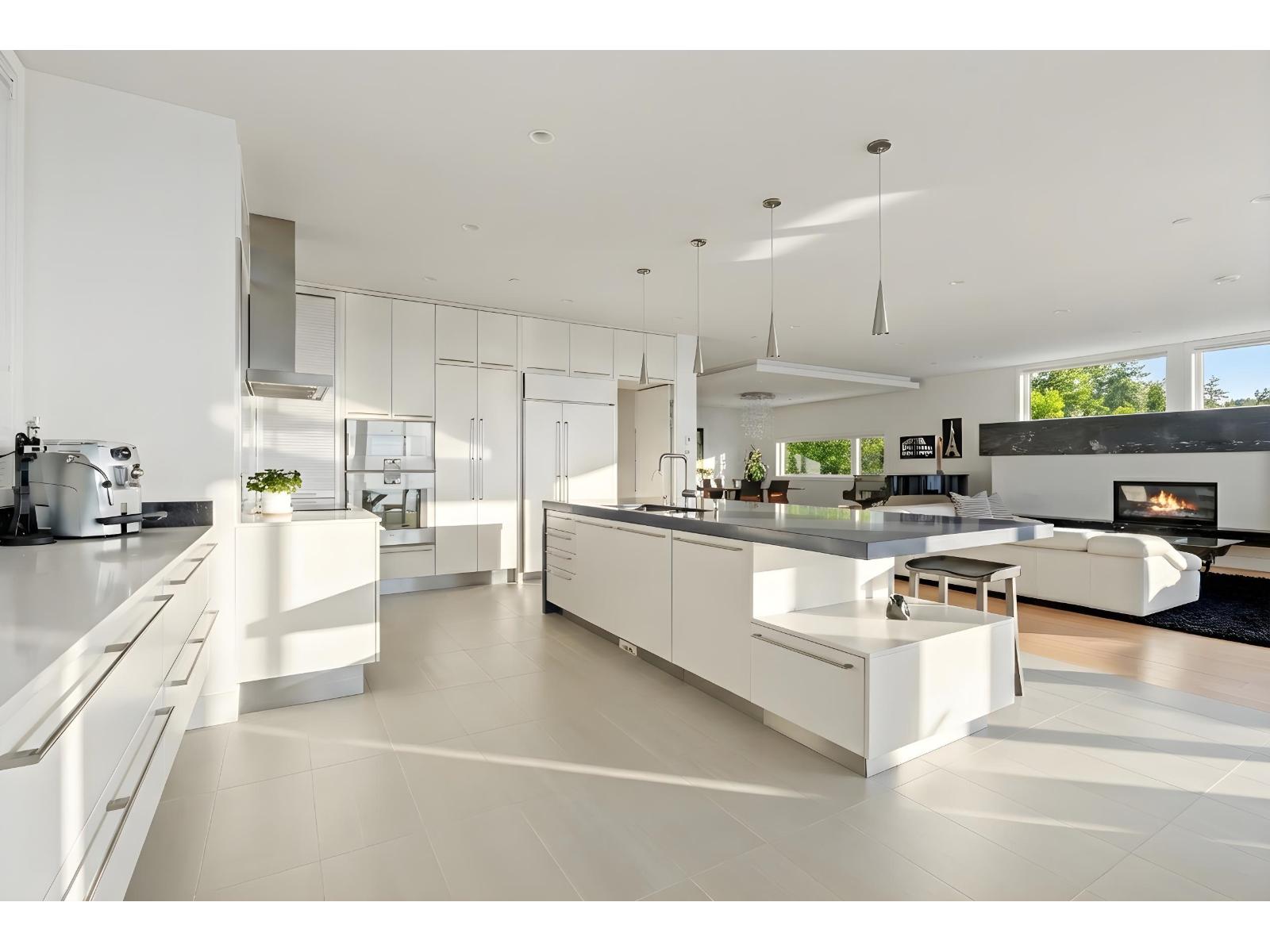 14501 MARINE DRIVE, White Rock