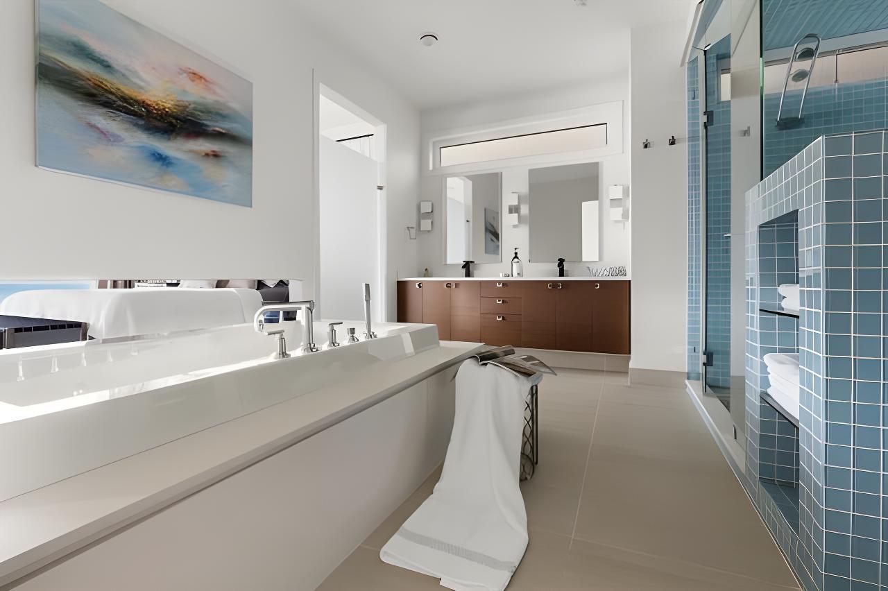 14501 MARINE DRIVE, White Rock