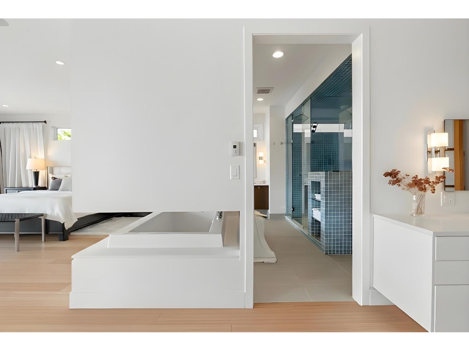 14501 MARINE DRIVE, White Rock