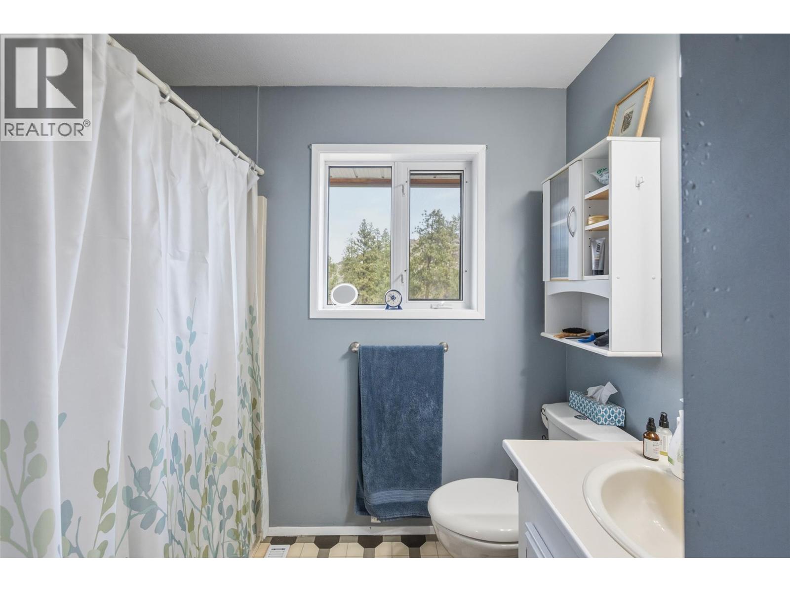 465 Wilson Mountain Road, Oliver