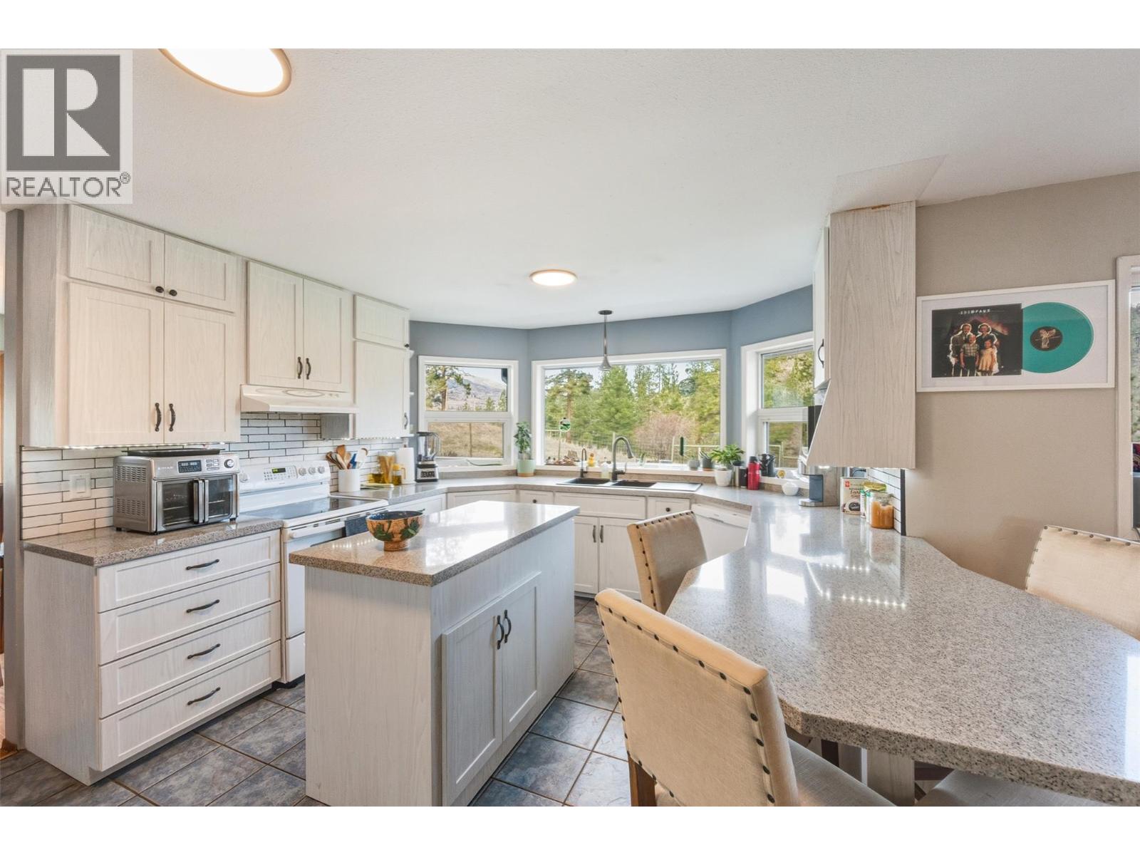 465 Wilson Mountain Road, Oliver