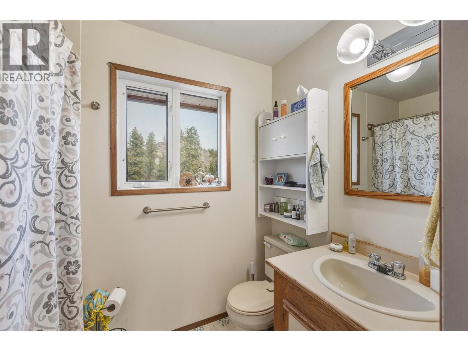 465 Wilson Mountain Road, Oliver