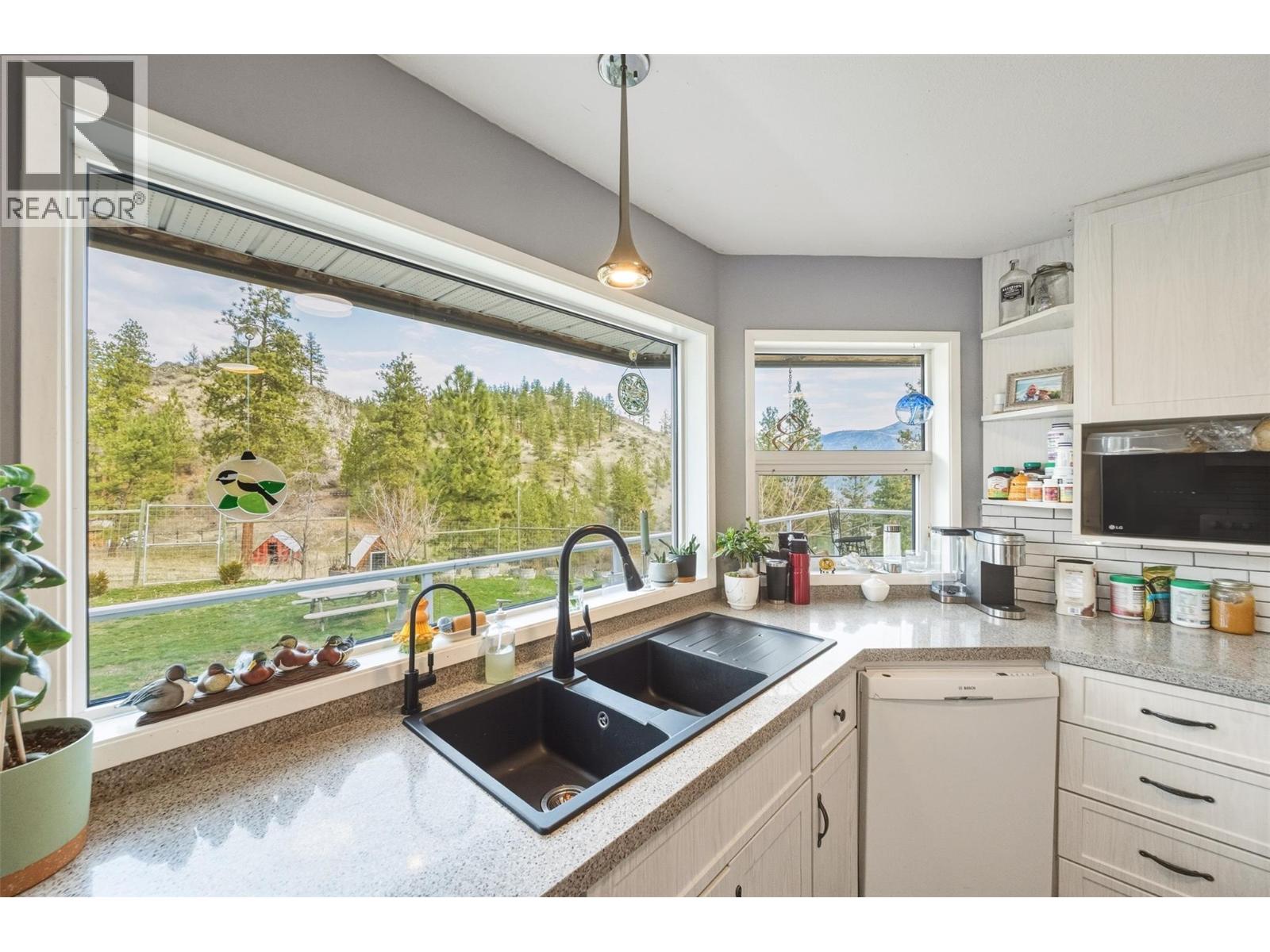 465 Wilson Mountain Road, Oliver