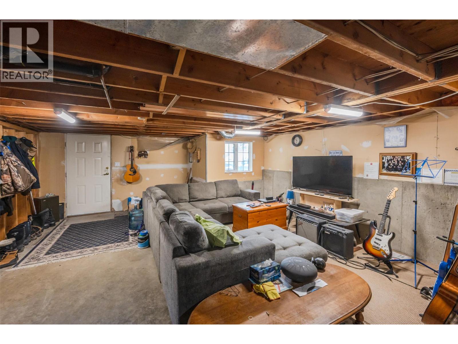 465 Wilson Mountain Road, Oliver