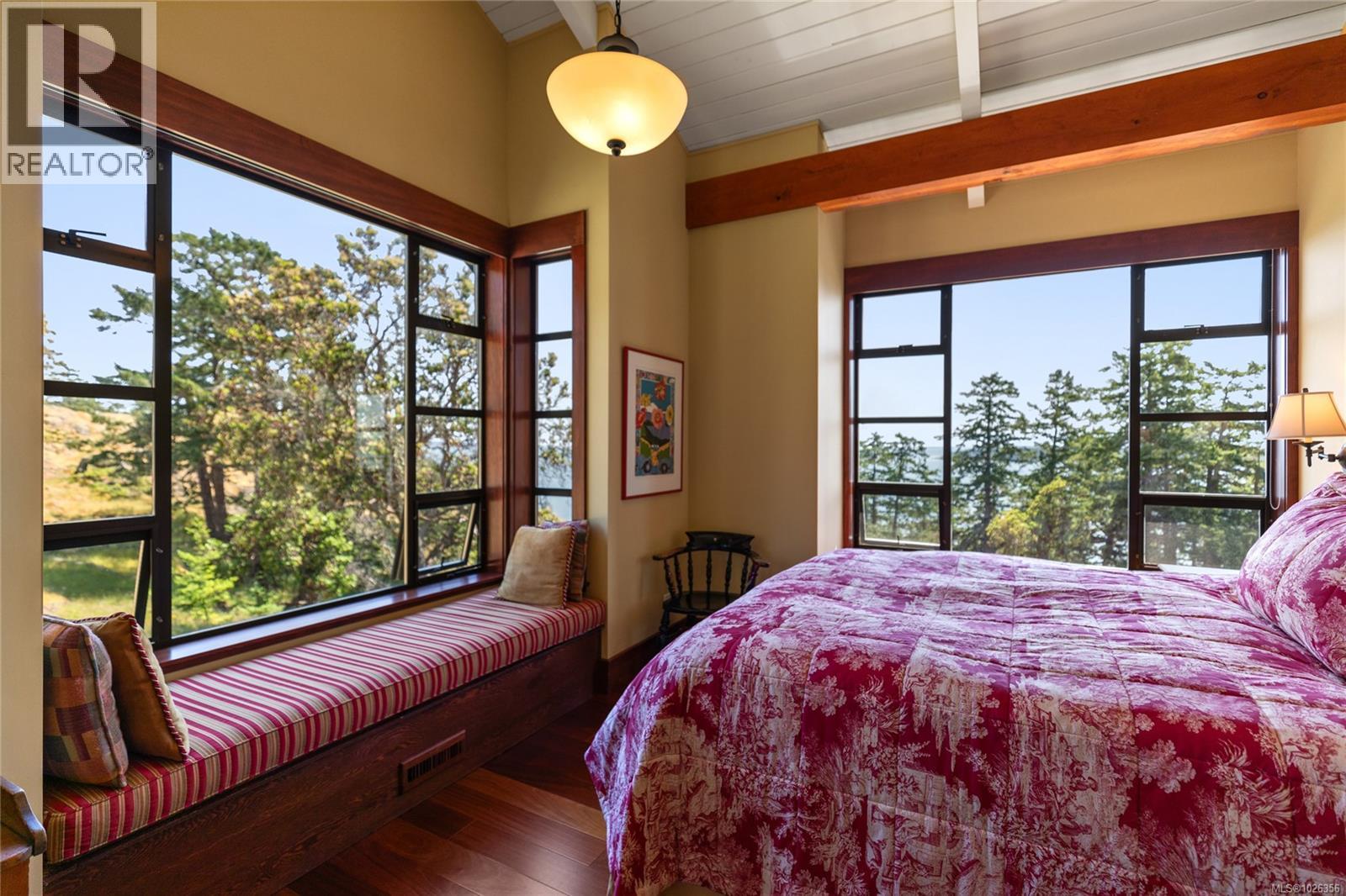 730 Treetops Spur, Sidney Island