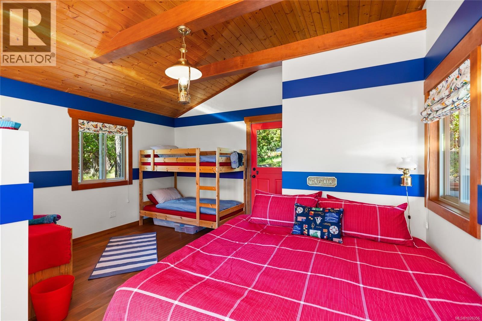 730 Treetops Spur, Sidney Island