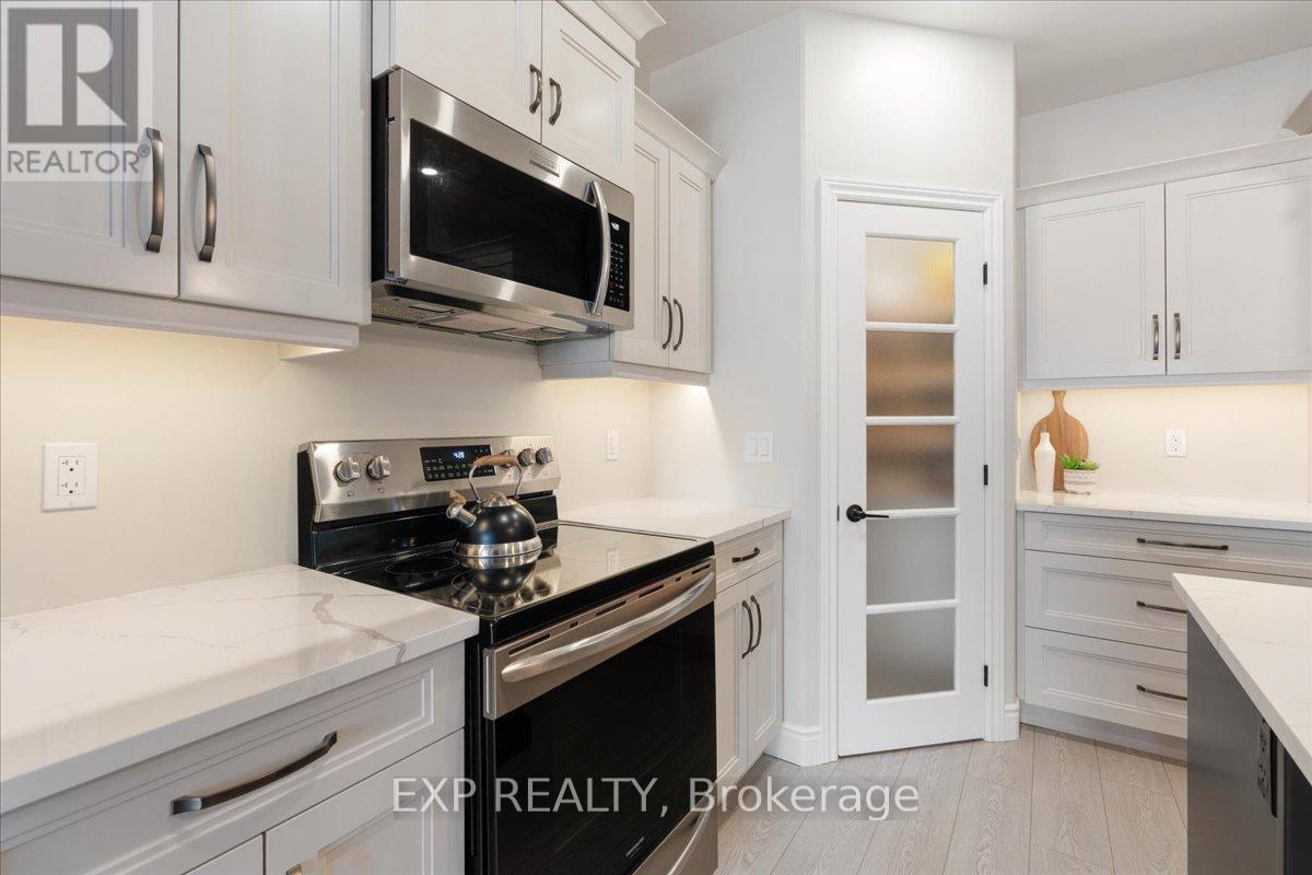 30 RAYCROFT DRIVE - Photo 3 of 42, Belleville (Thurlow Ward), Ontario