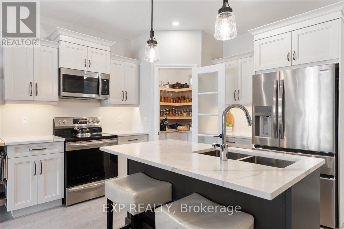 30 RAYCROFT DRIVE - Photo 5 of 42, Belleville (Thurlow Ward), Ontario