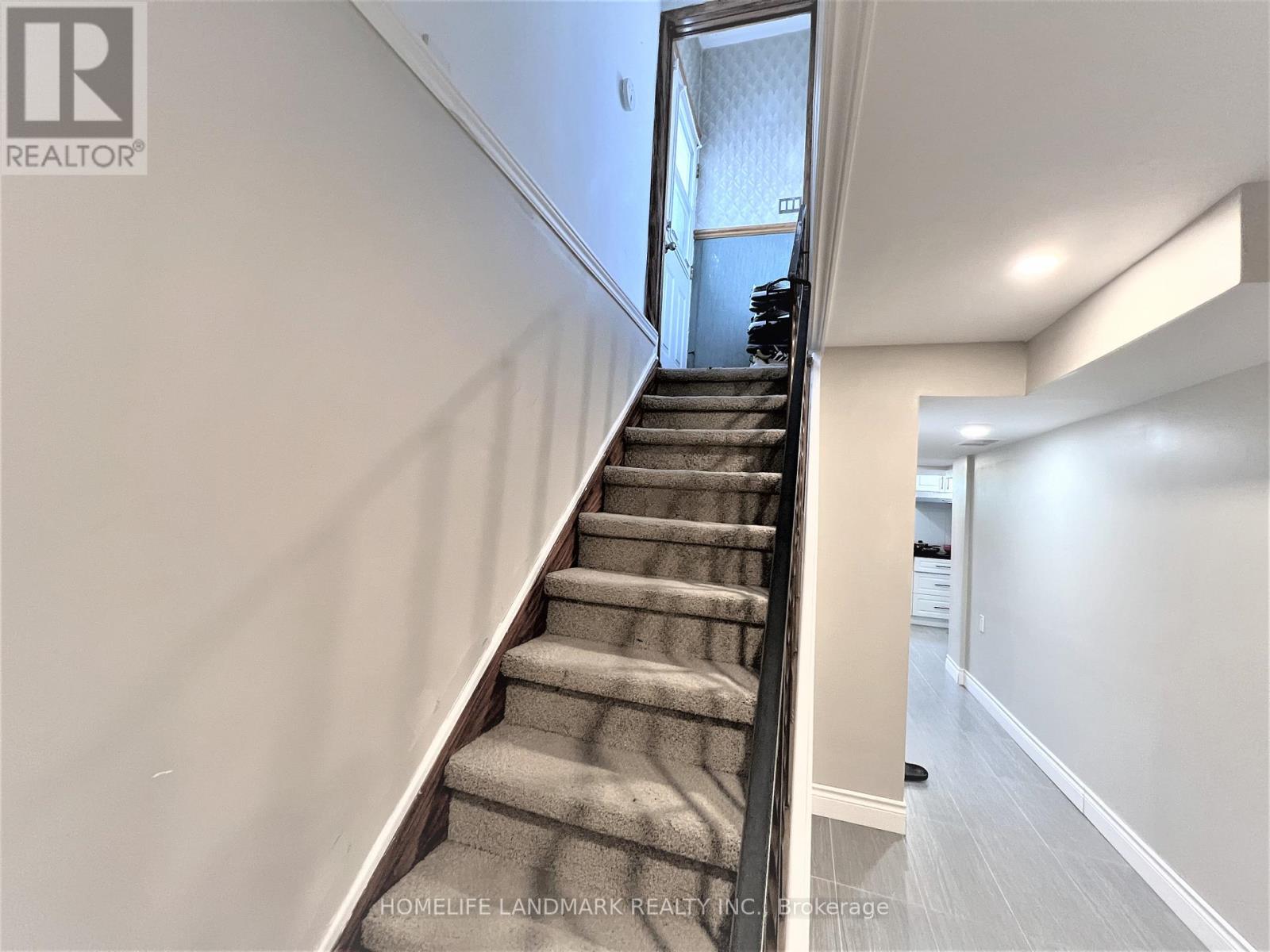 #BSMT - 7 MANGO DRIVE - Photo 3 of 10, Toronto (Bayview Woods-Steeles), Ontario