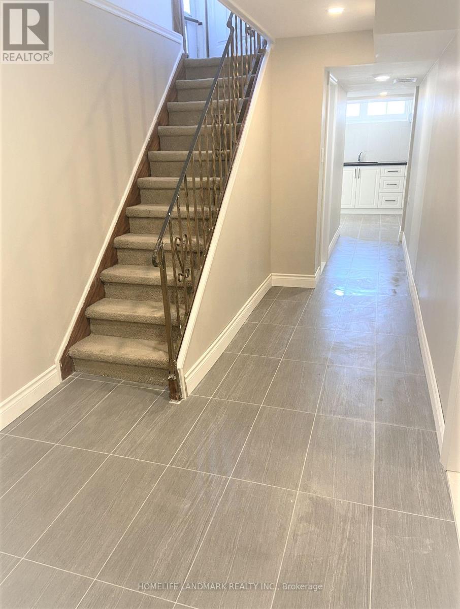 #BSMT - 7 MANGO DRIVE - Photo 4 of 10, Toronto (Bayview Woods-Steeles), Ontario