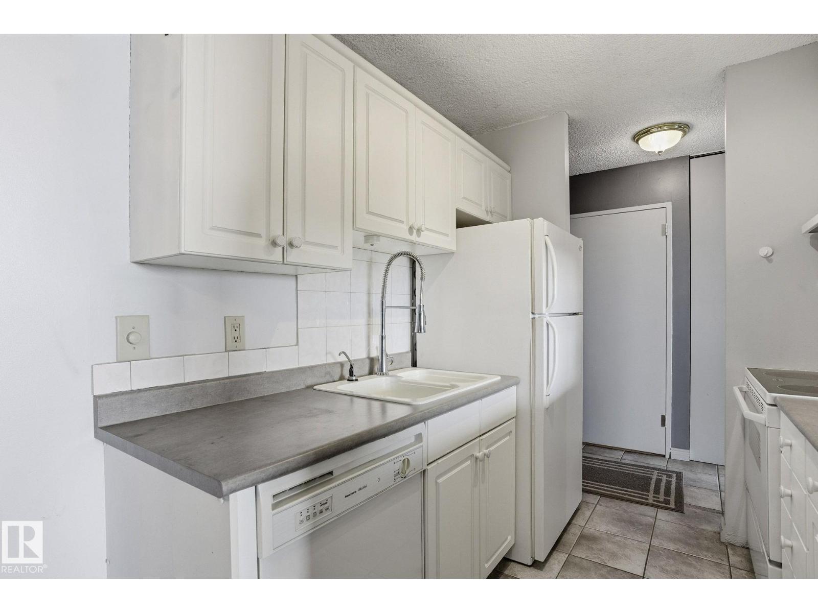 #814 13910 STONY PLAIN RD NW - 5