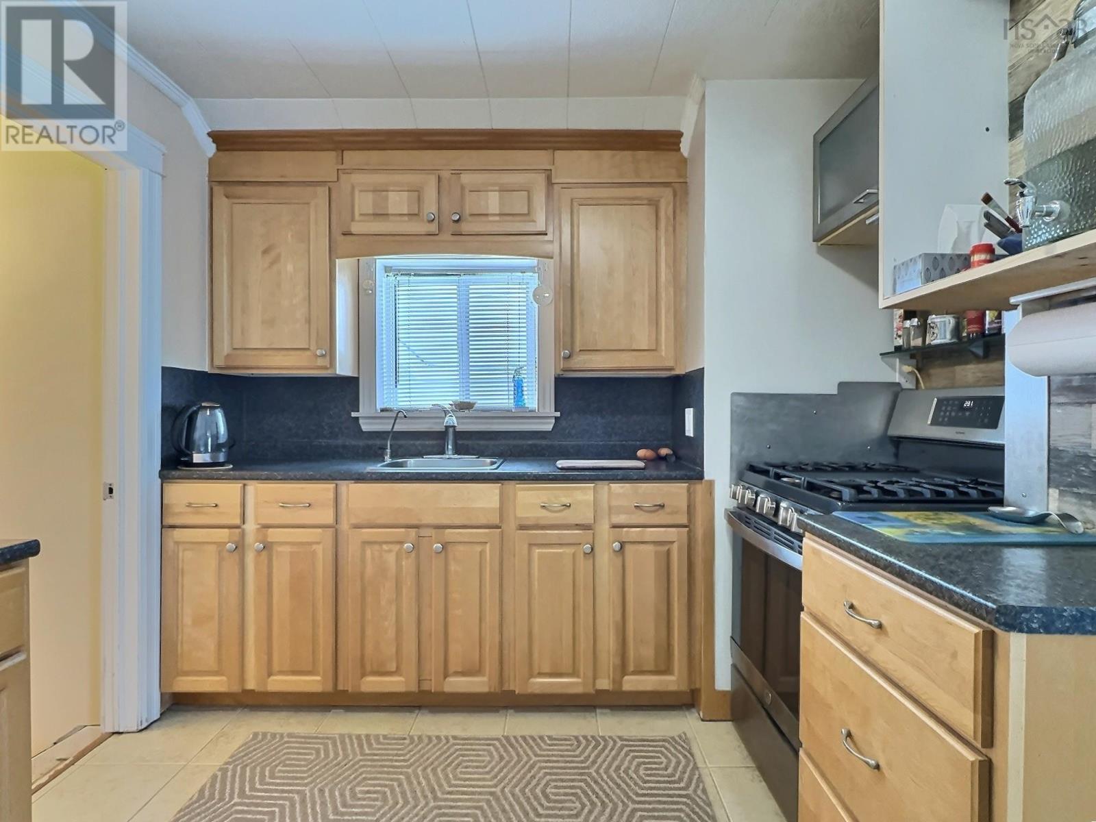 Property 2 of 21 of 38 Truro Heights Road