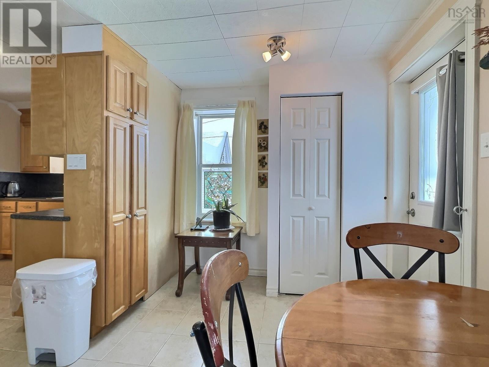 Property 7 of 21 of 38 Truro Heights Road