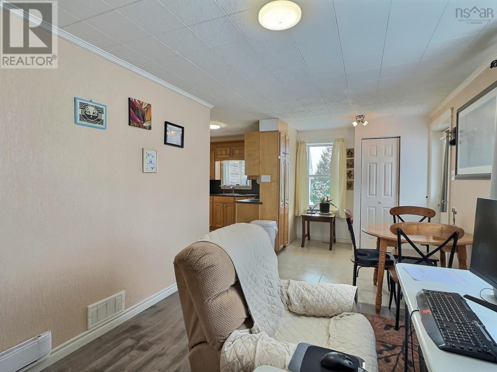 Property 9 of 21 of 38 Truro Heights Road