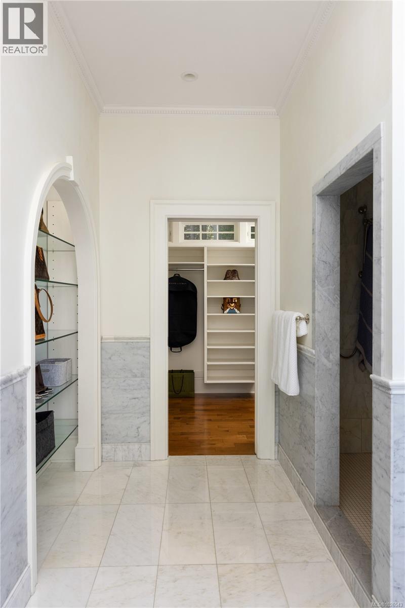  2600 Queenswood Drive, Saanich