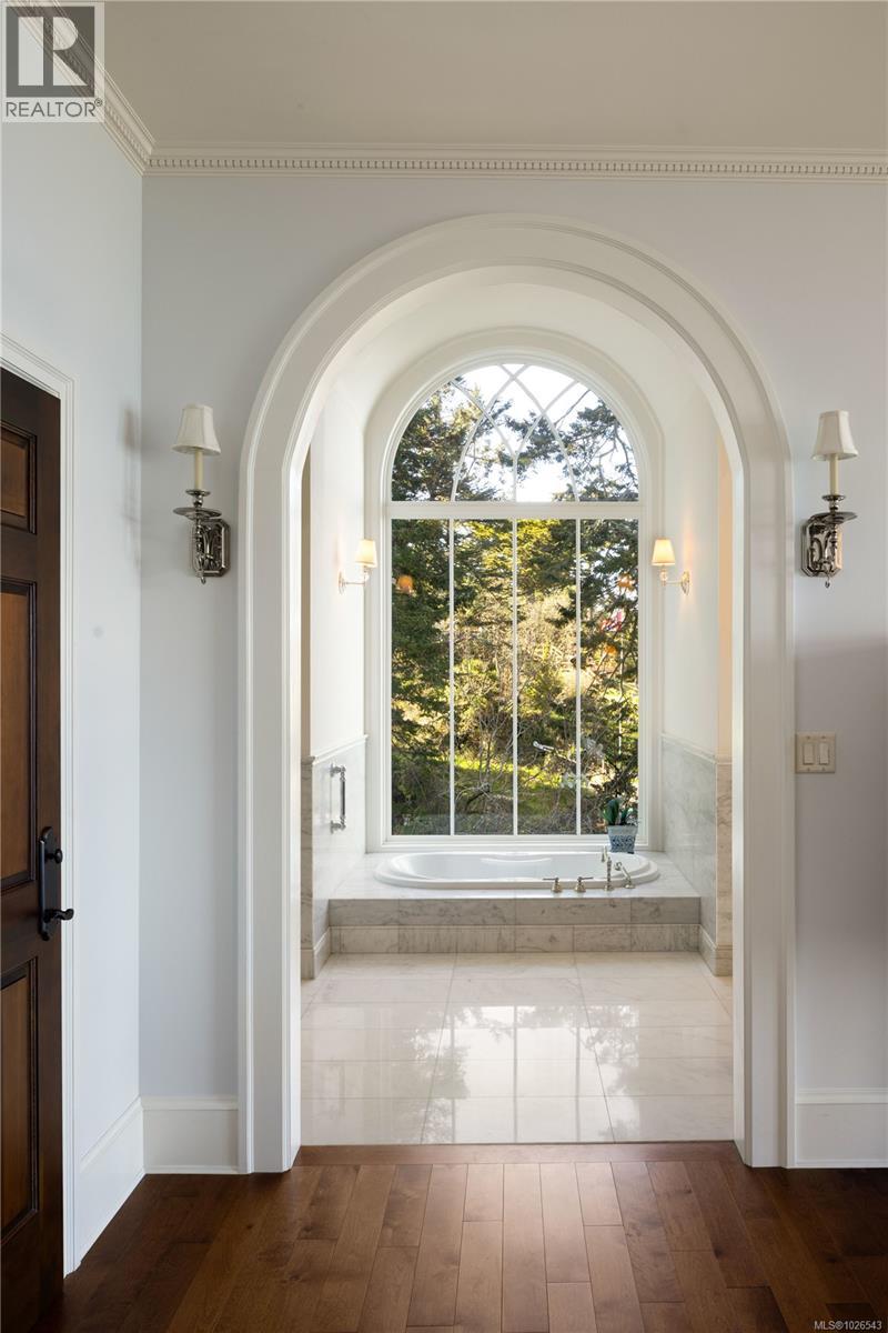  2600 Queenswood Drive, Saanich