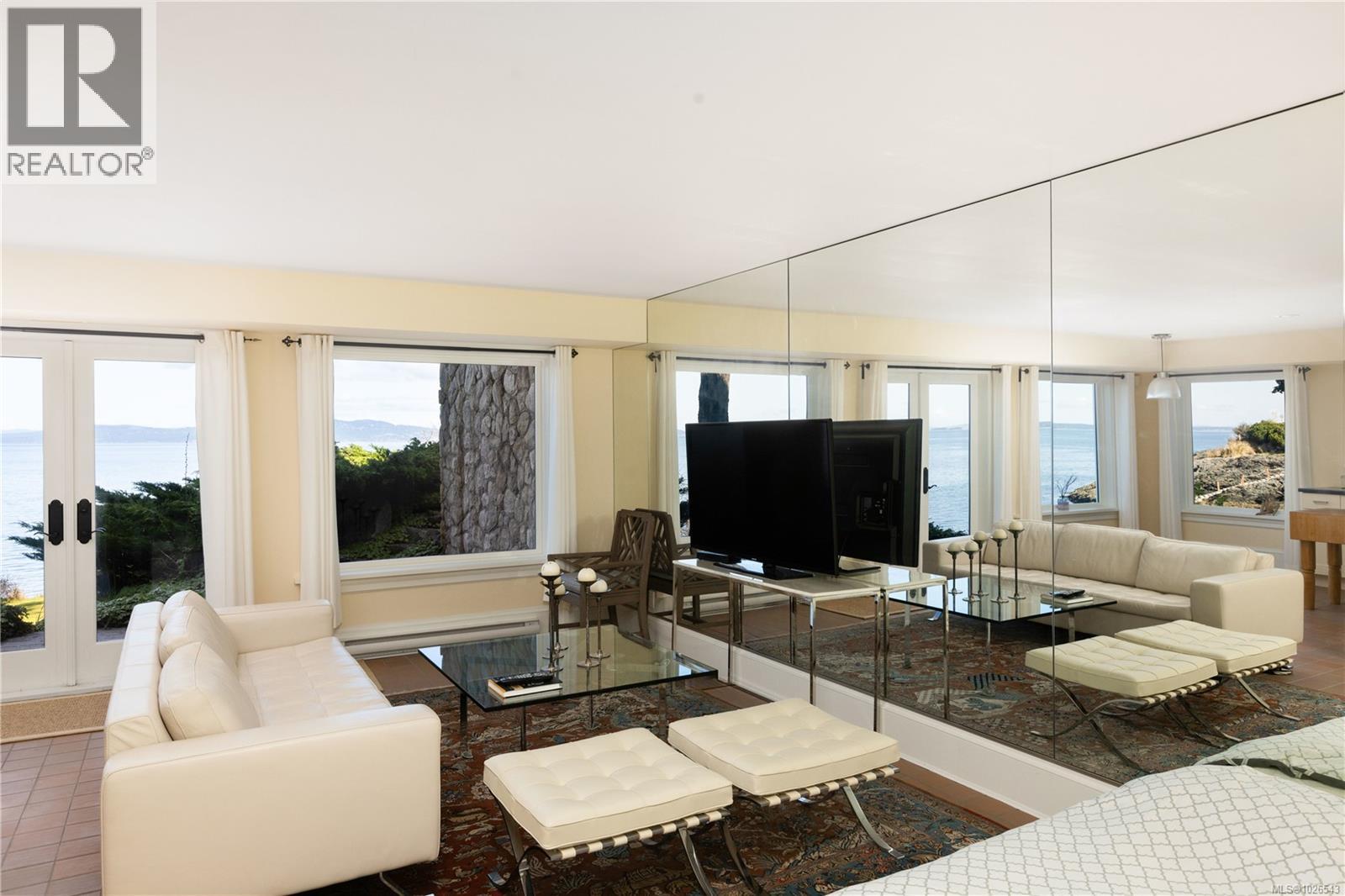  2600 Queenswood Drive, Saanich