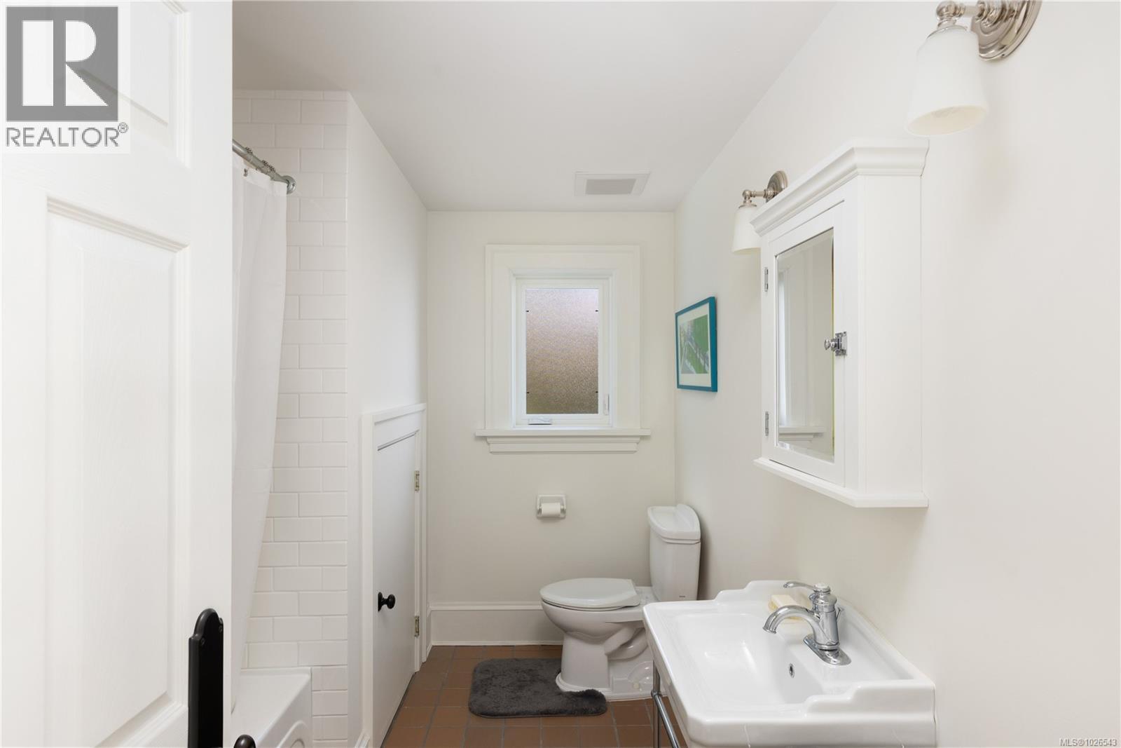  2600 Queenswood Drive, Saanich