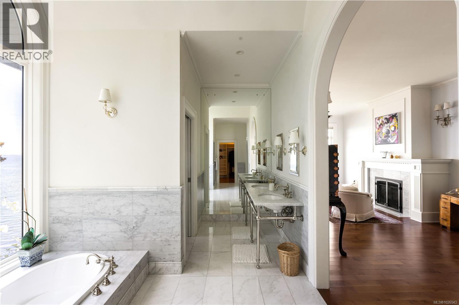  2600 Queenswood Drive, Saanich