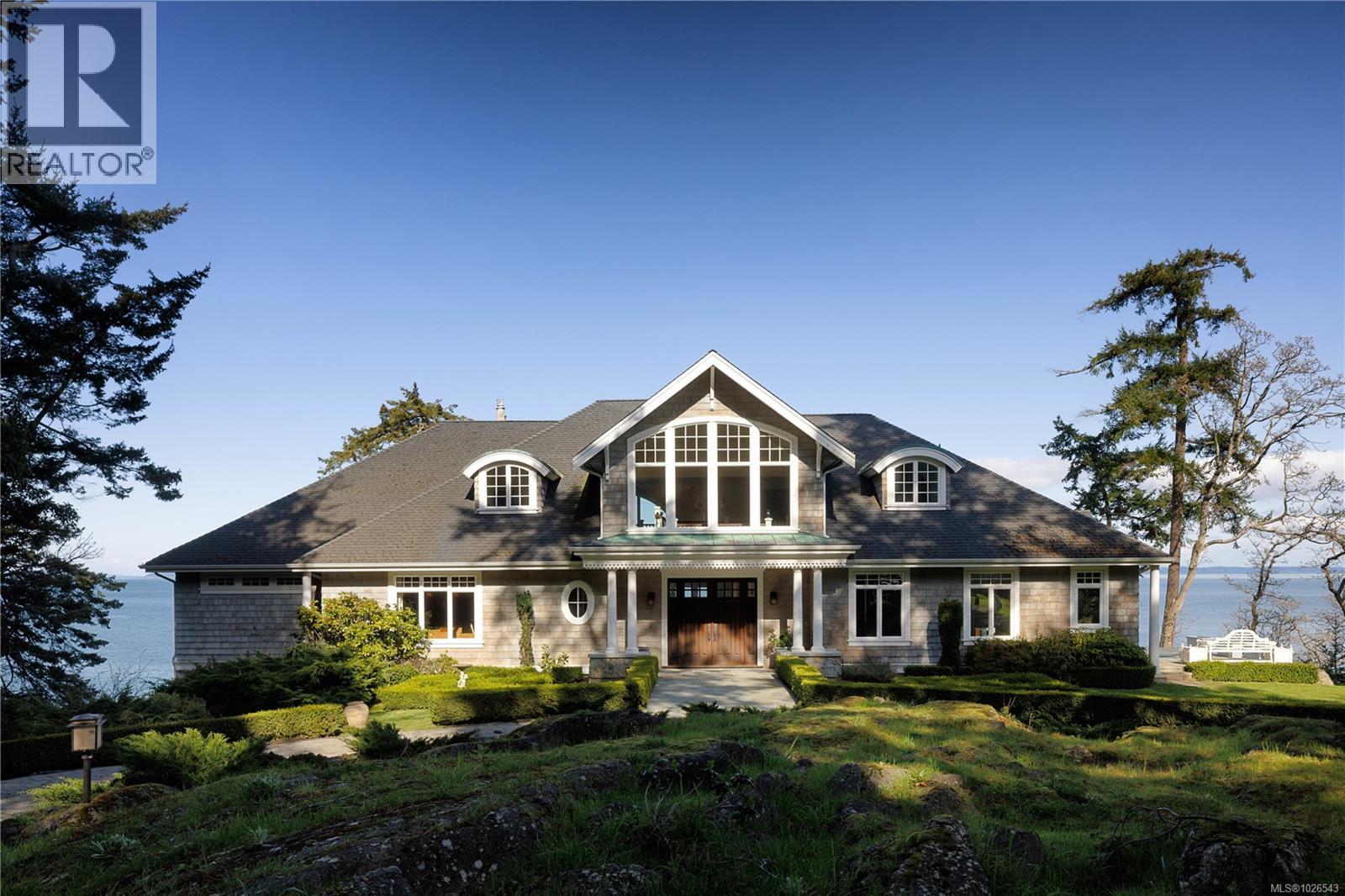  2600 Queenswood Drive, Saanich