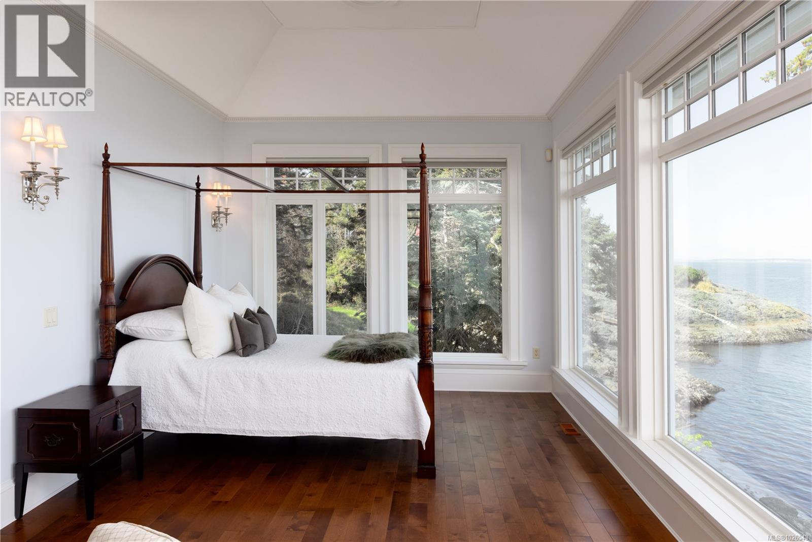  2600 Queenswood Drive, Saanich