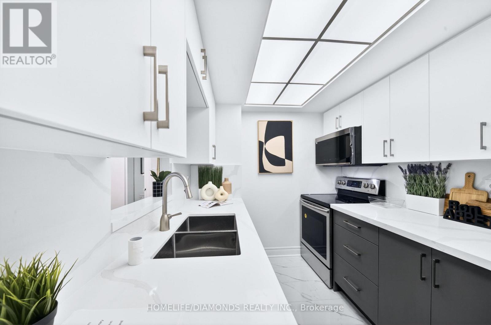 2002 - 5 CONCORDE PLACE - Photo 4 of 46, Toronto (Banbury-Don Mills), Ontario