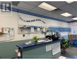 201 719 Central Parkway, Mississauga, ON L5B4L1 Photo 6