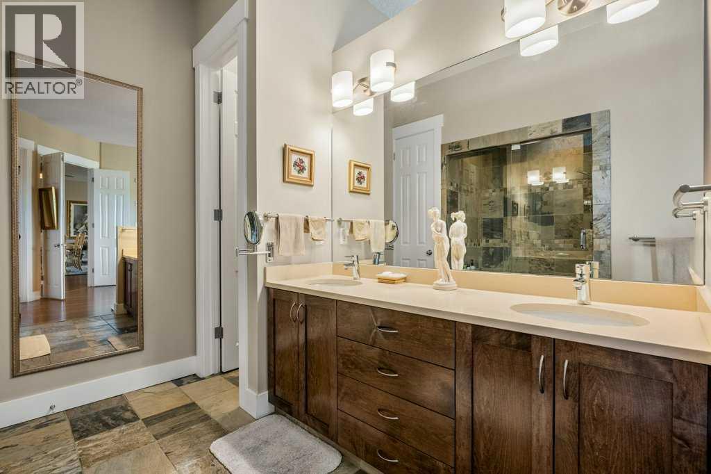 Single Family House for Sale in   Hemlock Crescent SW Spruce Cliff Calgary 