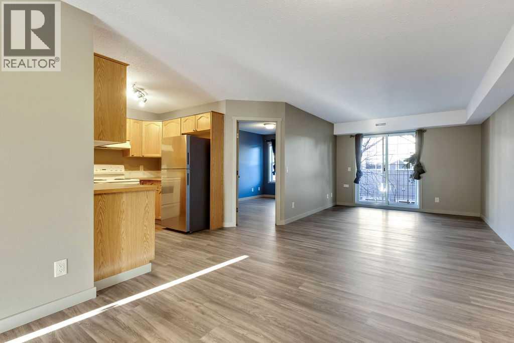 423, 103 Strathaven Drive - Photo 3 of 23, Strathmore, Alberta