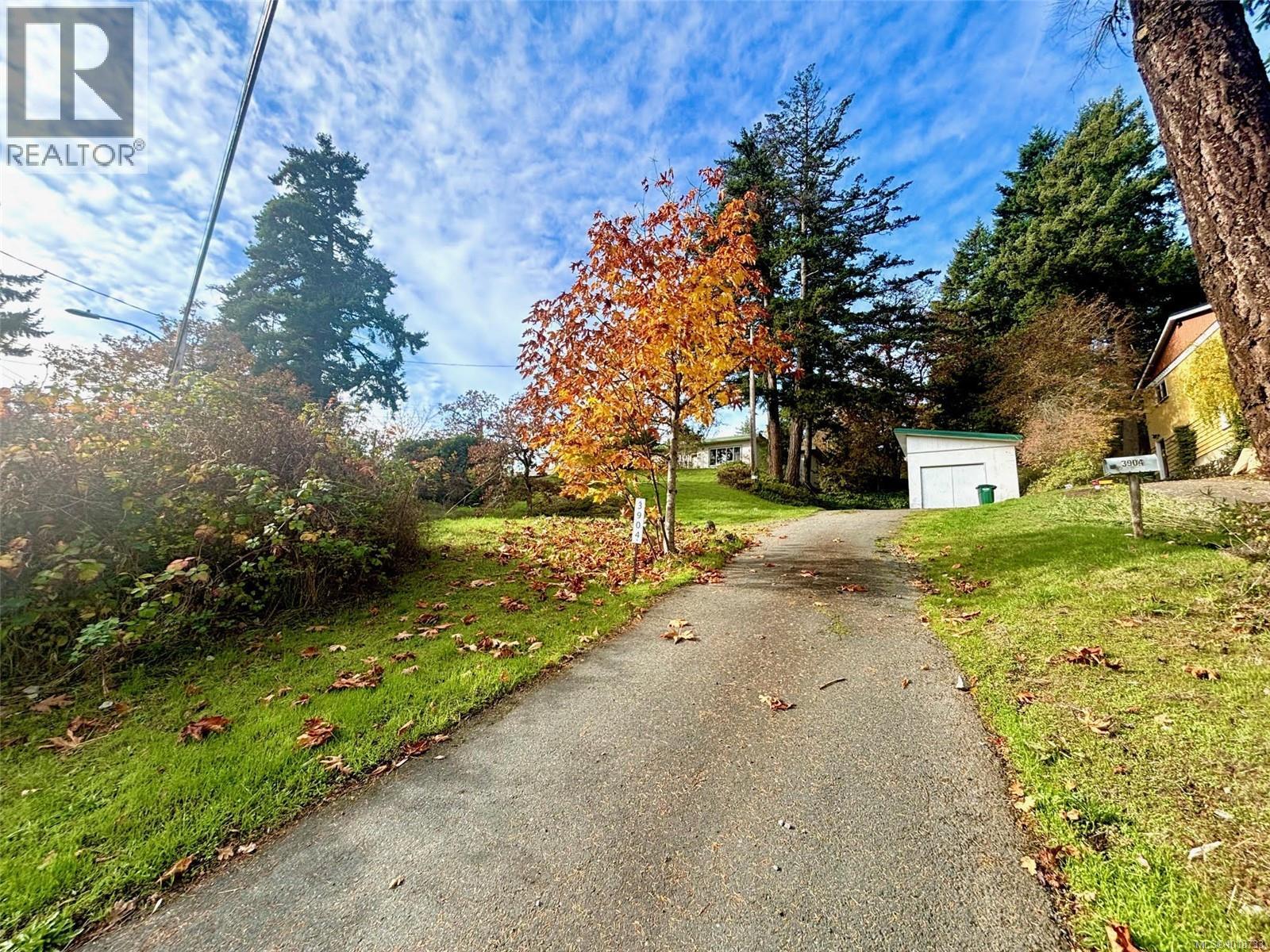  3904 Wilkinson Road, Saanich