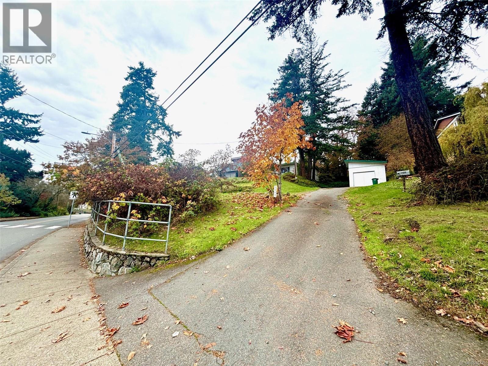  3904 Wilkinson Road, Saanich