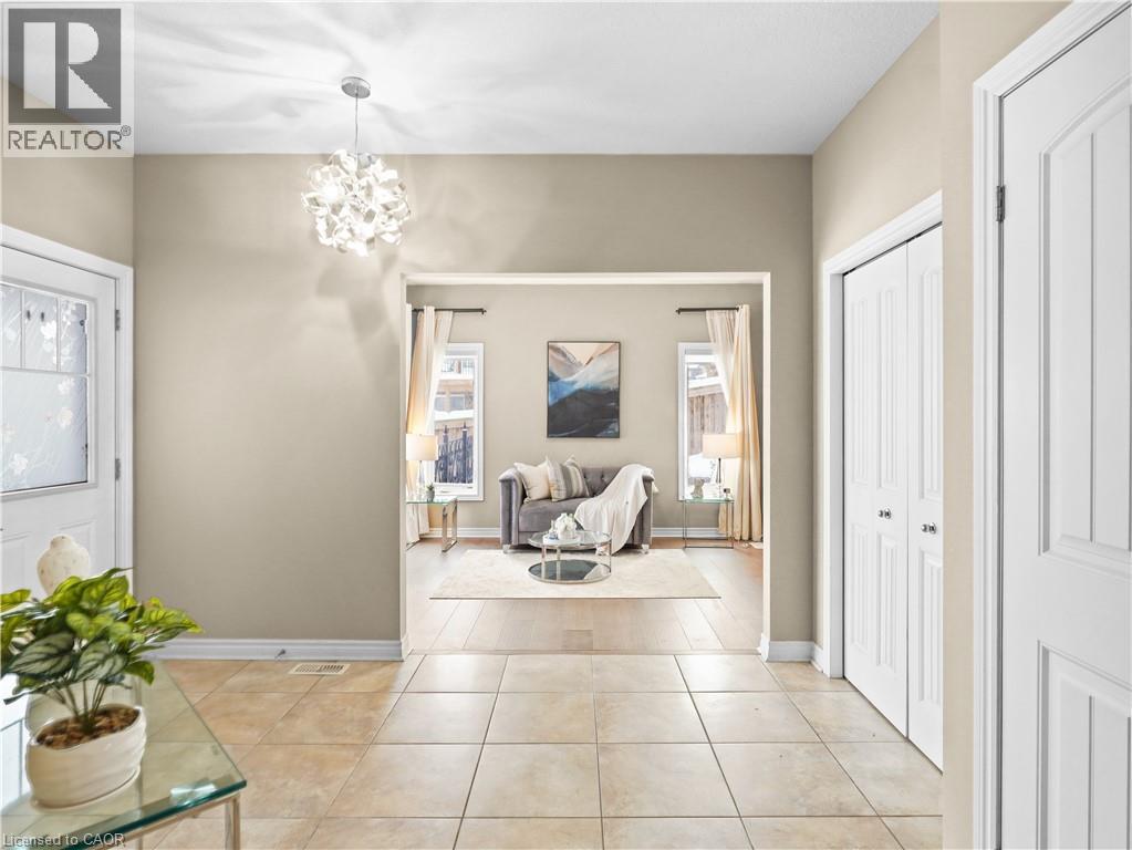 906 AUDREY Place - Photo 4 of 47, Kitchener, Ontario