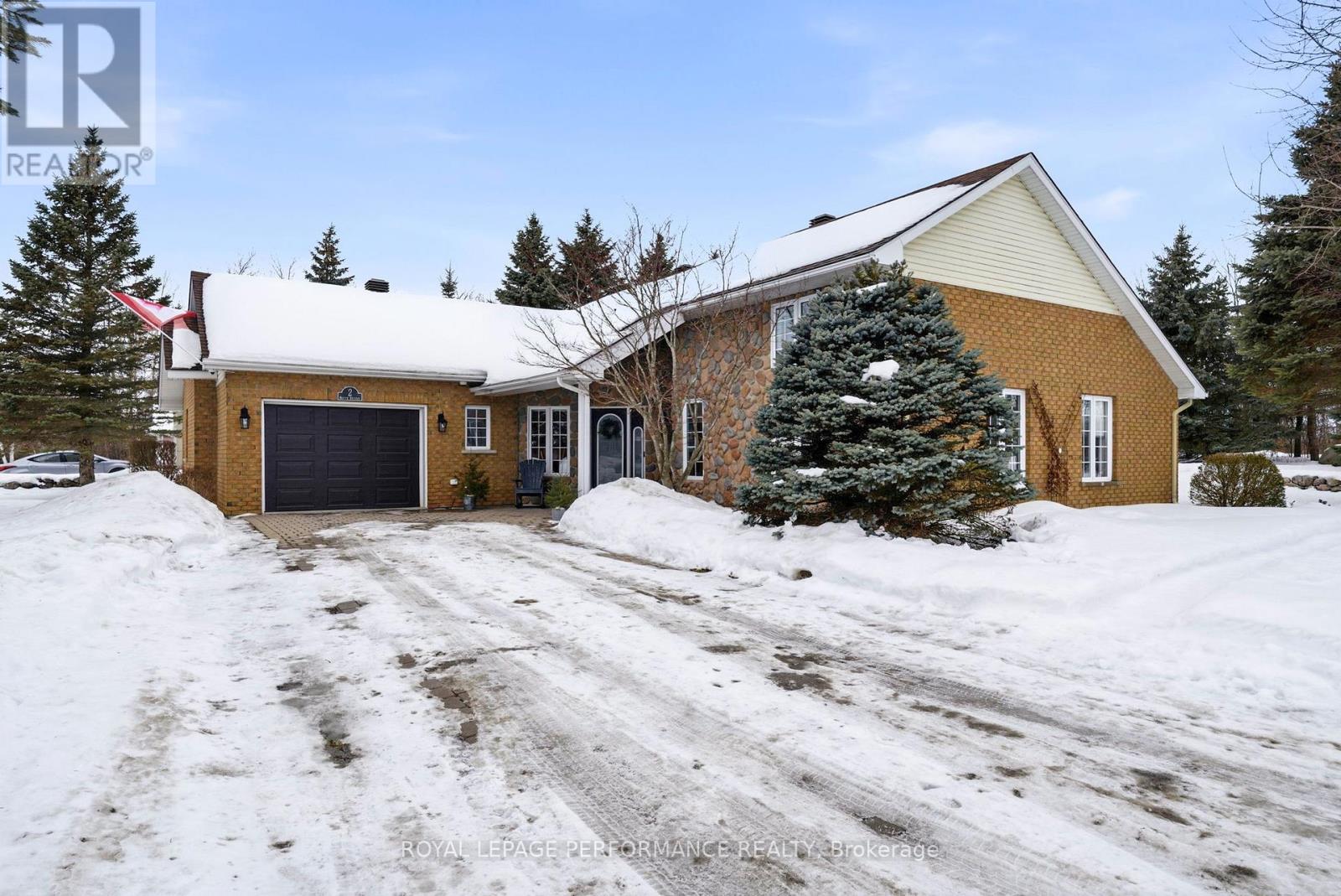 2 BARRY STREET - Photo 2 of 50, South Stormont, Ontario