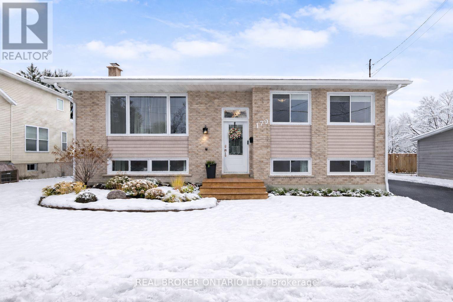 Virtually enhanced to show landscaping.